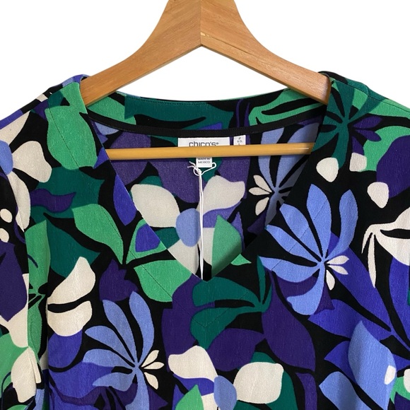 Chico’s Travelers coastline floral V-Neck stretch Top purple nightshade size L - Picture 2 of 16